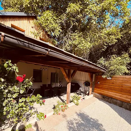 4 Valecov-zasadka 7 アパート *